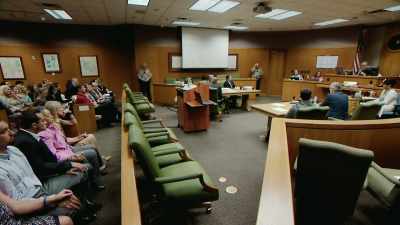 Lawyers who have never
seen Mr. Kelley, - Outcry