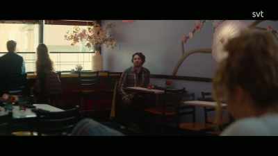 ♪ Lay me in the ground ♪ - Three Women