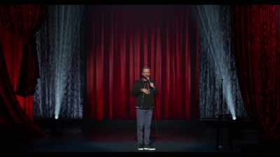 Le serpent est sur la table
et il ne le regarde pas. - Nate Bargatze: The Tennessee Kid