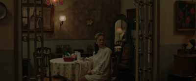 - Leave me alone, Mom.
- Irma, listen to me. - Sijjin