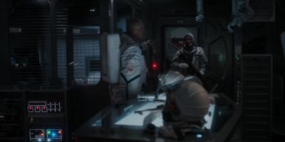 Leave this hallway depressurized
to protect our flank. - For All Mankind