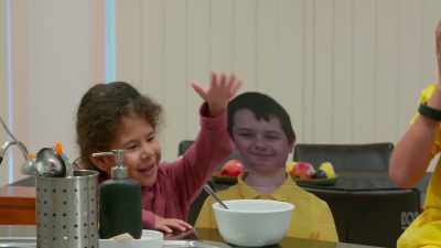 Leave his head! Leave his head!
Leave his head! (LAUGHS) - The School That Tried to End Racism