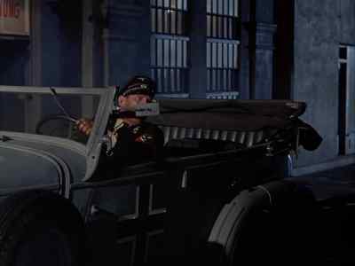 - Leave him! Get in the car!
- No, we have to take him! - The Time Tunnel
