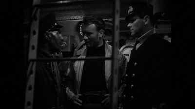 - Leave it to me. I'll manage for you, sir.
- Fine. - We Dive at Dawn