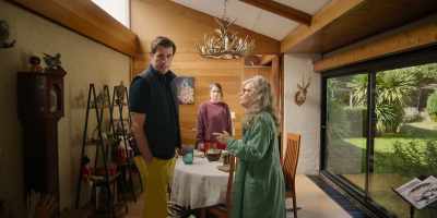 - Leave your sister be, John Paul.
- [John sighing] - Bad Sisters