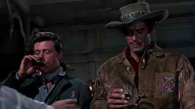- Leave the bottle.
- Yes sir. - Yellowstone Kelly