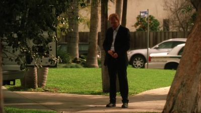 - Leave the boy alone.
- Joey. Joey Everton. - CSI: Miami