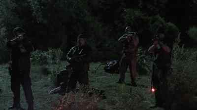 Leave the food. - Falling Skies
