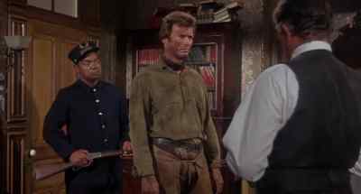 Leave him .
Without shackles. - Hang 'Em High