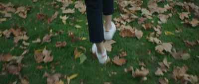 LEAVES RUSTLING - I Am