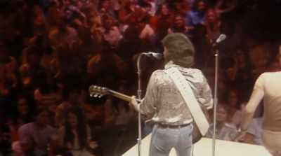 ♪ Leaving me looking
like a dumbstruck fool ♪ - The Bee Gees: How Can You Mend a Broken Heart