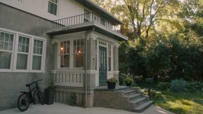 LEE: Because if you'd have
worked out the bugs earlier, - The Spencer Sisters