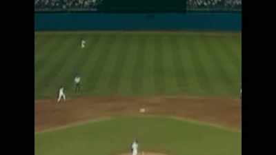 Lee makes contact - Facing Nolan