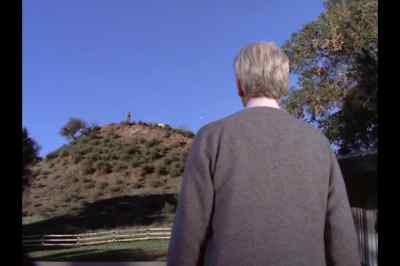 LEE (shouting):
Hey, Barnaby! - Barnaby Jones