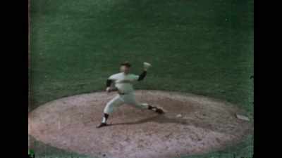 Lee Walls manda a voadora
para Willy Mays para o out final. - Say Hey, Willie Mays!