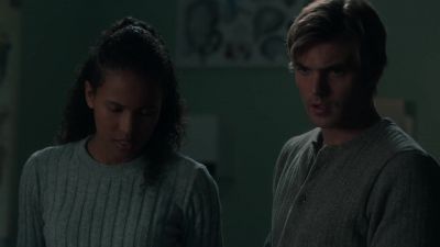 - Leena?
- What's going on? - Siren