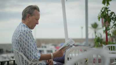 Lee's book ends
when he's picked up - Write Around the World with Richard E Grant