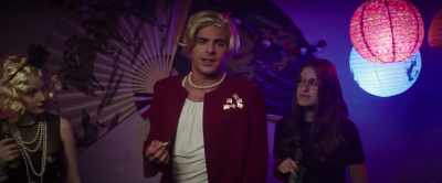 Leesa Evans dresses Stella
like she dresses Rose, - Neighbors 2: Sorority Rising