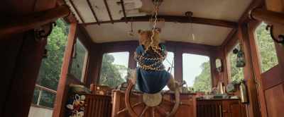 - Left a bit...
- (Groaning) - Paddington in Peru