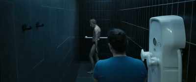 Left leg forward.
Left hand on your right shoulder. - Thalasso