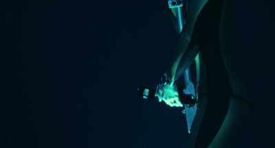 LEIGH: When you go down
super deep, - Freediver