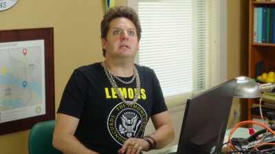 Lemoncurd
is now a town of prosperity, - Three Busy Debras