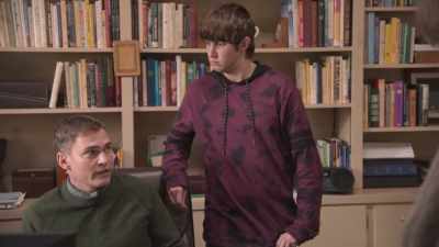 Len, we have something
we have to tell you. - Welcome to Flatch