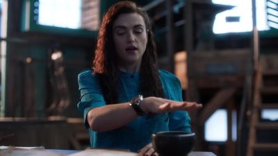 [Lena breathing deeply] - Supergirl