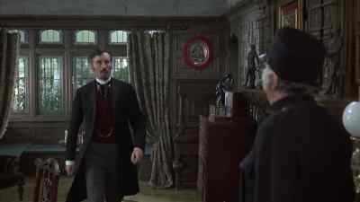 - Lenny's escaped, sir!
- Escaped? - The Creeping Flesh
