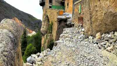 [Leo speaking
in foreign language] - Engineering Catastrophes