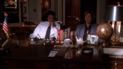 -Leo will be in in a minute.
-Thanks. - The West Wing