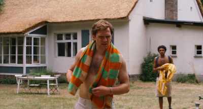 Leon? Felix and I are going for a swim. - Afire