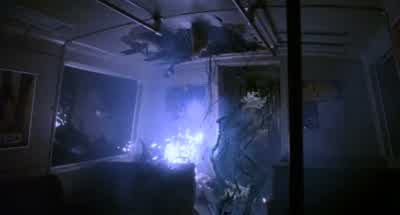 Leona, you okay? - Predator 2