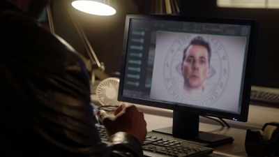 Leroy, you have a new
e-mail marked urgent. - Ghosted