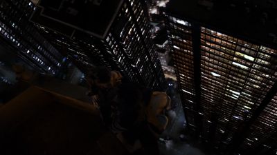 Let me down from here. - Smallville