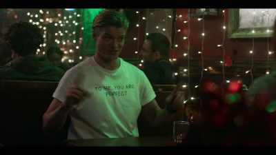 Let me get a round in.
Champers all round, yeah? - Big Mood