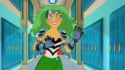 Let me give you a nice scratch - DC Super Hero Girls: Super Hero High