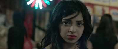 - Let me go, Arshad.
- Please listen to me, Baby Doll! - Lipstick Under My Burkha