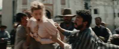 - Let me go!
- !¡Bruja! - In the Fire