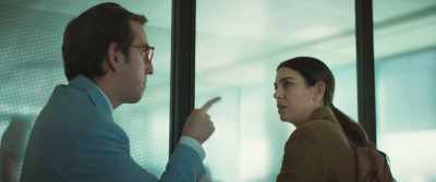-Let go!
-I'm being considerate - Me he hecho viral