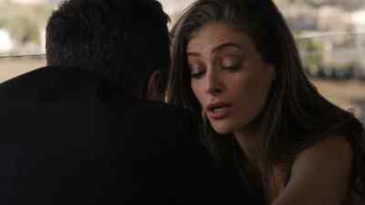 Let go of my hand. - Sneaky Pete
