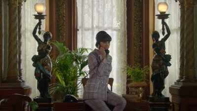 Let me guess. A rap sheet
that would make Al Capone blush. - Ms Fisher's Modern Murder Mysteries