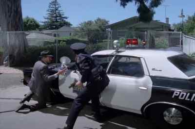 Let me have the bullhorn. - The Streets of San Francisco