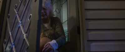 - Let me help you.
- Help me. Please help me! - Midnight in the Switchgrass