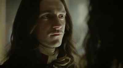 Let me help you. - Versailles