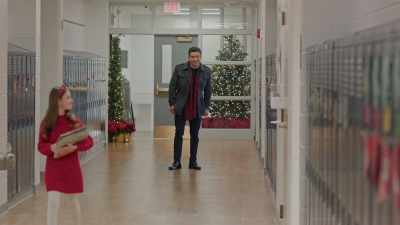 Let me know if you change
your mind about the box. - Once Upon a Christmas Wish