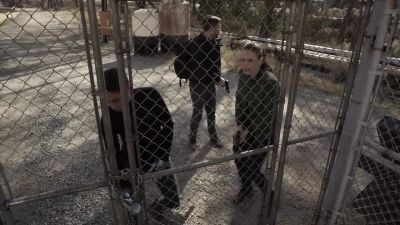 Let me. - Marvel's Agents of S.H.I.E.L.D.