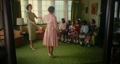 - Let me.
- ♪ Summertime ♪ - Sylvie's Love