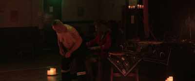 ♪ Let me play with your body baby ♪
♪ Make you real hot ♪ - Members Club