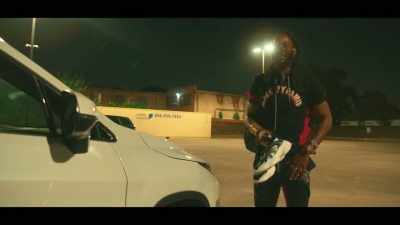 Let me pop it. (laughs) - Ebony Hustle 2: Ballistic Protection